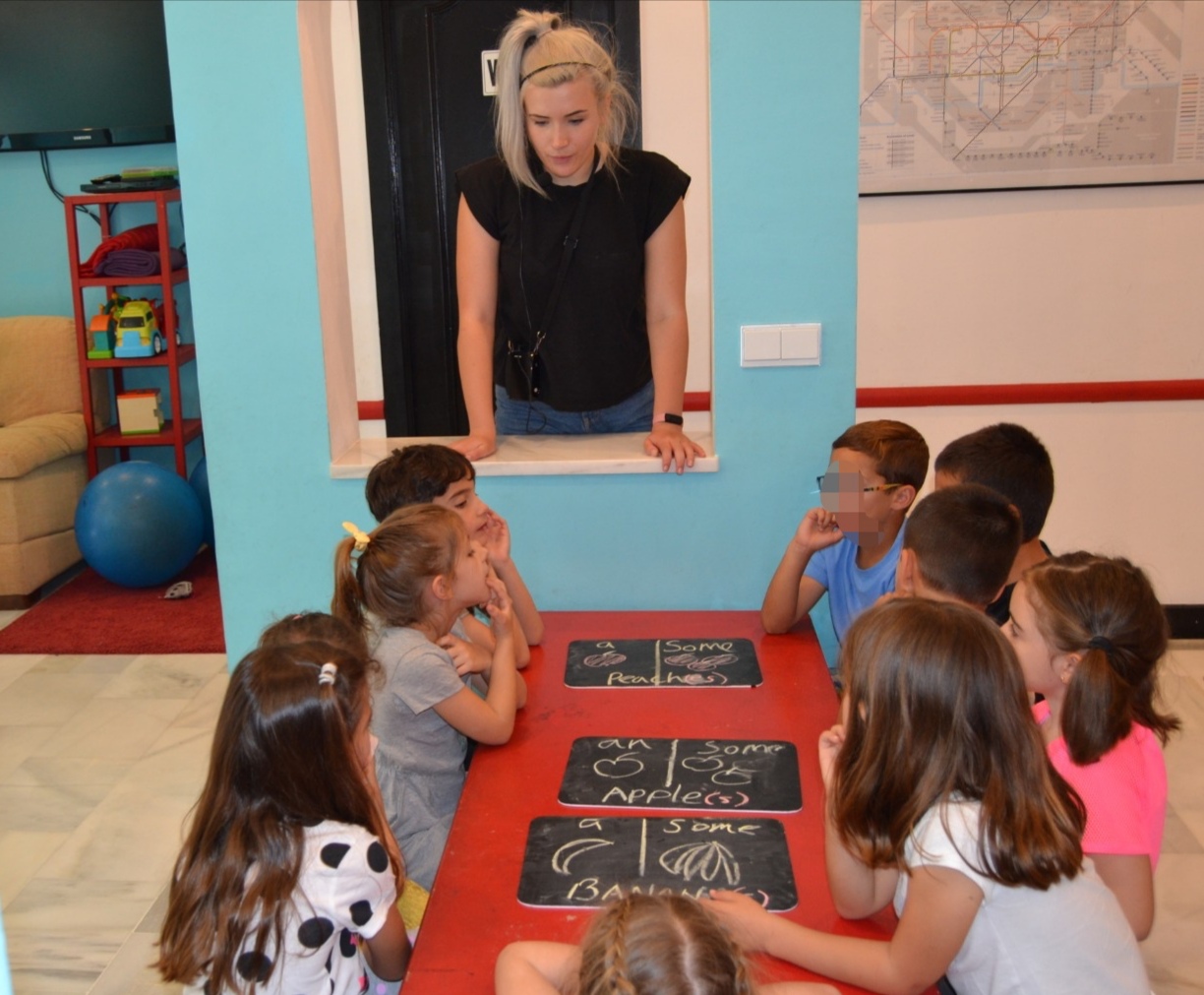 165 Hour Blended TEFL Course With Teaching Practice in Fuengirola